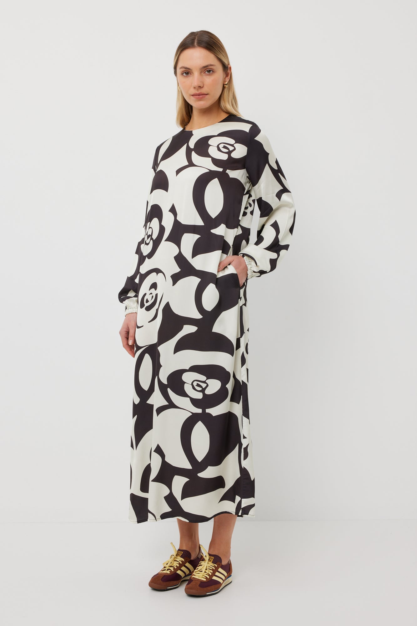 Maggie Dress - Mono Flower